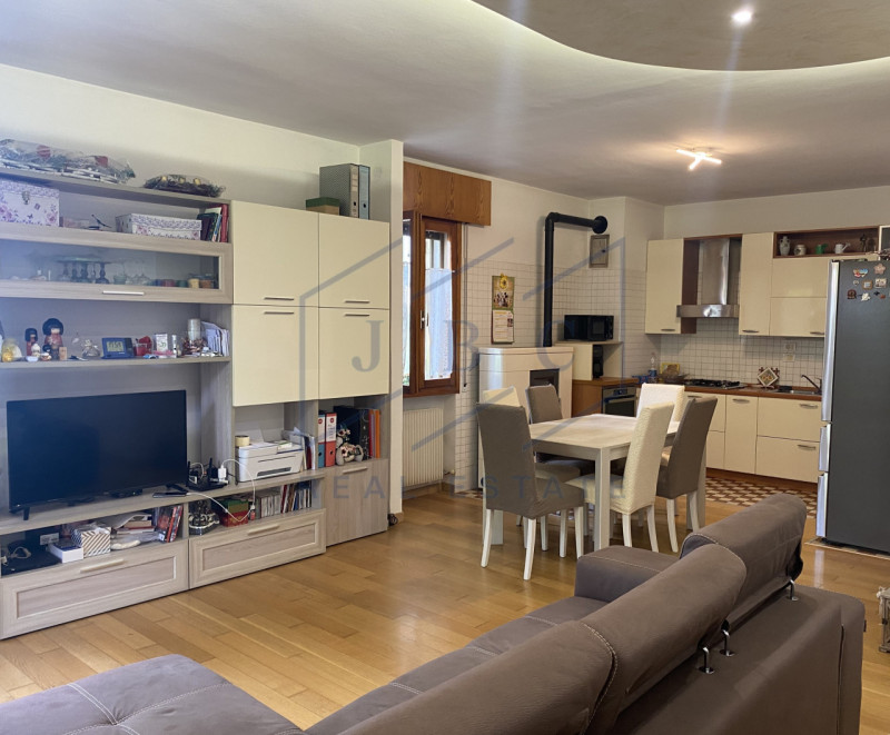 ROMANZIOL - NOVENTA DI PIAVE (VE)

Appartamento con ottimi spazi a Noventa di Piave.

A Romanziol...