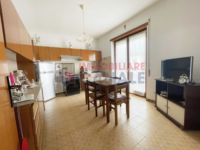 Scoprite questa affascinante casa singola terratetto situata nel cuore di Piovene Rocchette, una ...