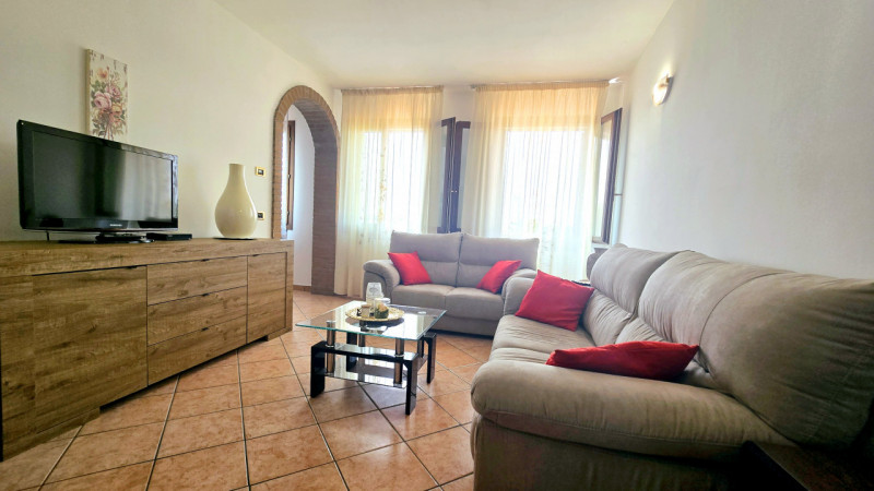 Rif. B348 - Ad Ospedaletto Euganeo, in località Tresto, proponiamo casa bifamiliare con porticato...