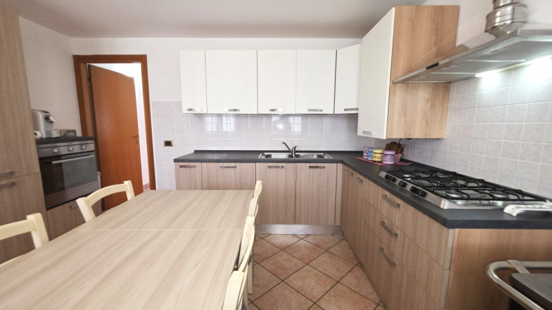 Rif. B348 - Ad Ospedaletto Euganeo, in località Tresto, proponiamo casa bifamiliare con porticato...