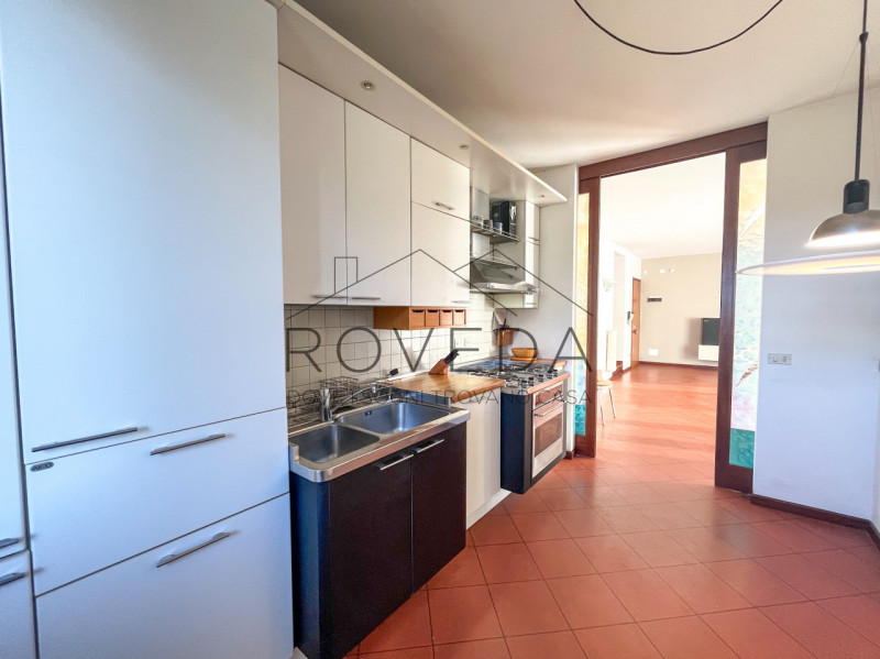 DOSSON DI CASIER 

RIFERIMENTO: CR9

L'agenzia Roveda immobiliare ha il piacere di proporre in un...