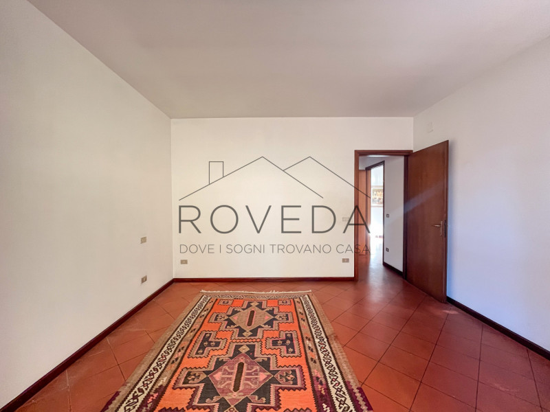 DOSSON DI CASIER 

RIFERIMENTO: CR9

L'agenzia Roveda immobiliare ha il piacere di proporre in un...