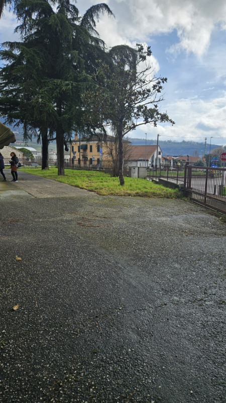 Proponiamo in vendita in esclusiva un laboratorio situato nel Comune di Cinto Euganeo.
Il laborat...