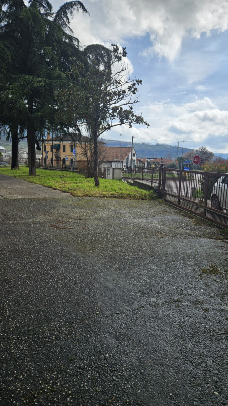 Proponiamo in vendita in esclusiva un laboratorio situato nel Comune di Cinto Euganeo.
Il laborat...