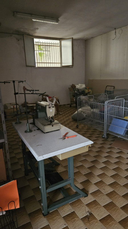 Proponiamo in vendita in esclusiva un laboratorio situato nel Comune di Cinto Euganeo.
Il laborat...