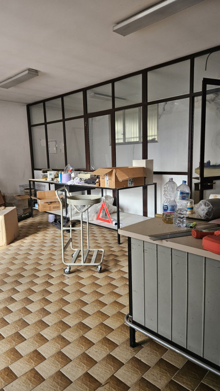 Proponiamo in vendita in esclusiva un laboratorio situato nel Comune di Cinto Euganeo.
Il laborat...