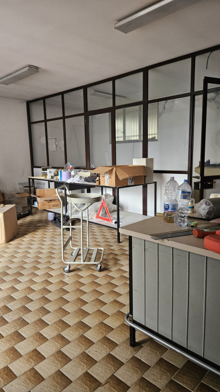Proponiamo in vendita in esclusiva un laboratorio situato nel Comune di Cinto Euganeo.
Il laborat...