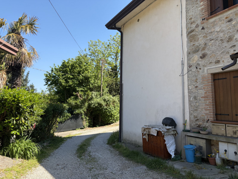 Proponiamo in vendita un accogliente appartamento al piano terra situato nel cuore di Galzignano ...
