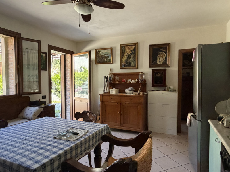 Proponiamo in vendita un accogliente appartamento al piano terra situato nel cuore di Galzignano ...