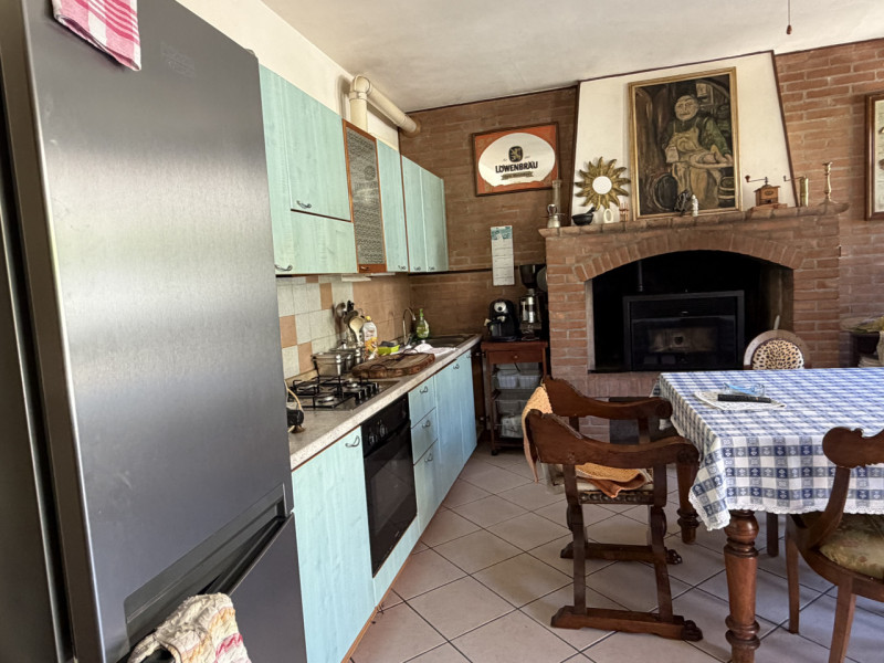 Proponiamo in vendita un accogliente appartamento al piano terra situato nel cuore di Galzignano ...