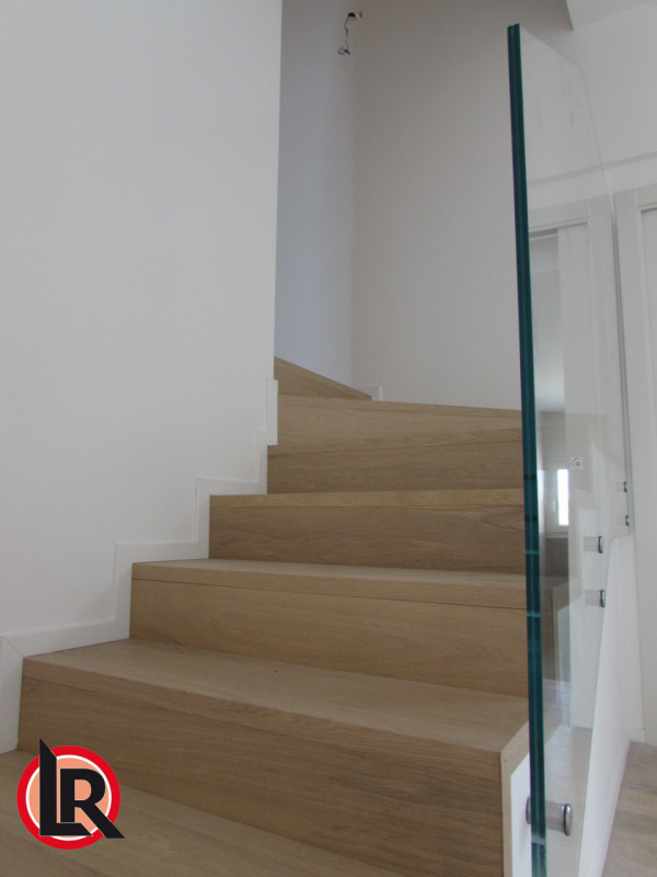 Si affitta appartamento duplex con tre camere da letto e due bagni in Via XX Settembre a Camisano...