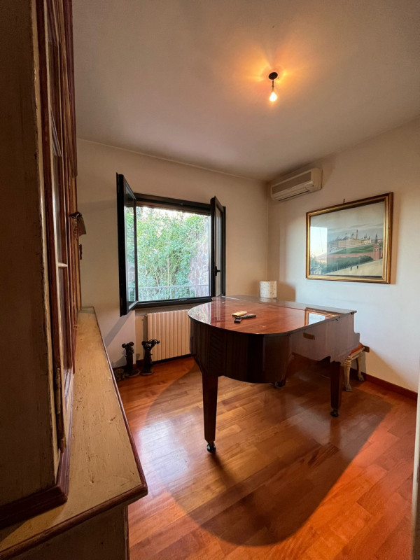 GALZIGNANO TERME - Valsanzibio: Villa contemporanea situata in posizione dominante con vista pano...