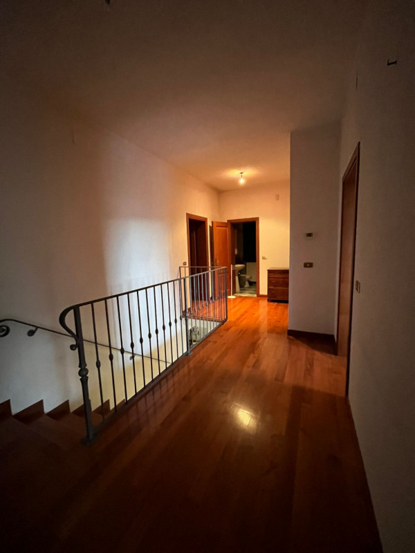 GALZIGNANO TERME - Valsanzibio: Villa contemporanea situata in posizione dominante con vista pano...