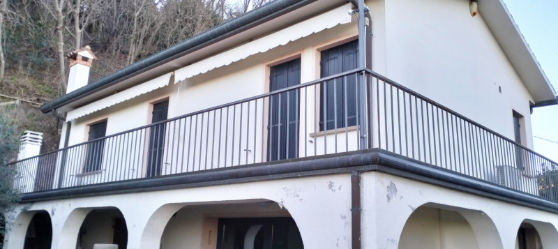 GALZIGNANO TERME - Valsanzibio: Villa contemporanea situata in posizione dominante con vista pano...