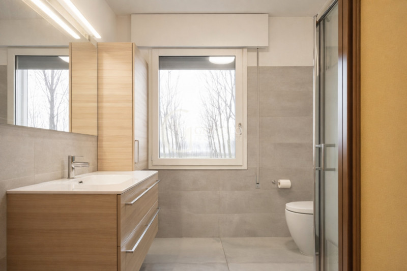 Inserita in un contesto residenziale di assoluta tranquillità, con affaccio sul verde di un sugge...