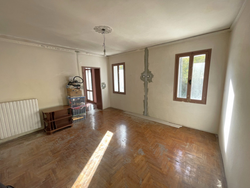 In posizione panoramica e sopraelevata, immersa nella quiete del bosco ma al tempo stesso comodis...