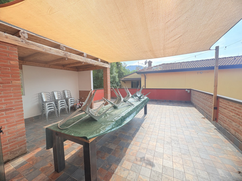 A Galzignano Terme proponiamo in affitto elegante casa singola recentemente ristrutturata, in ott...
