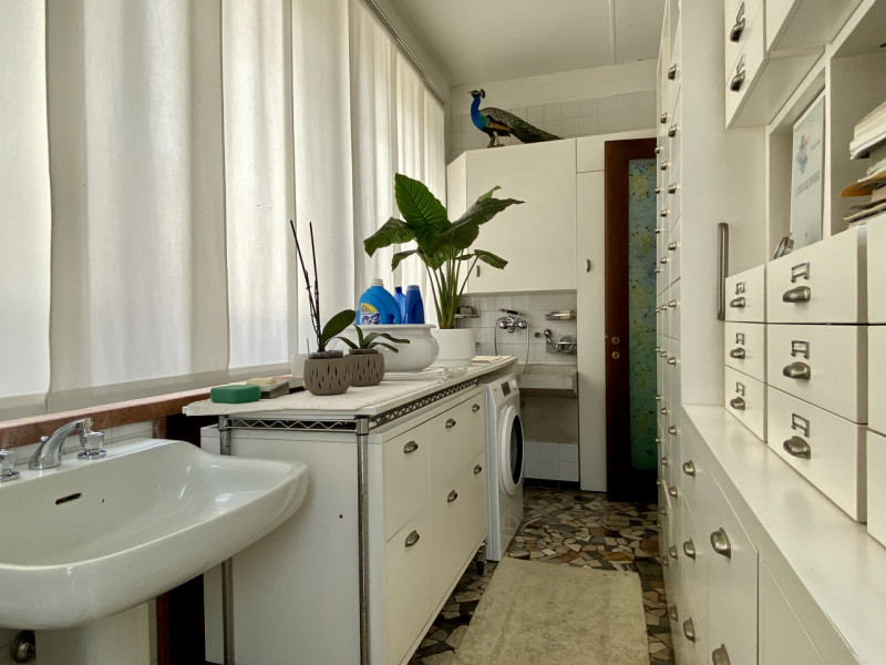 In una tranquilla strada interna di Anconetta, lontana dal traffico ma comodamente servita, propo...