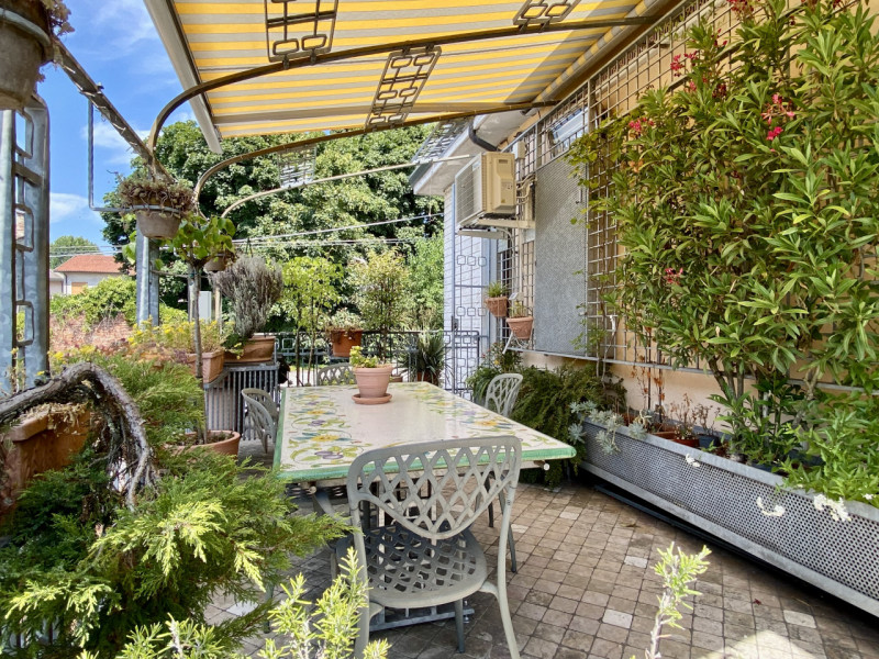 In una tranquilla strada interna di Anconetta, lontana dal traffico ma comodamente servita, propo...