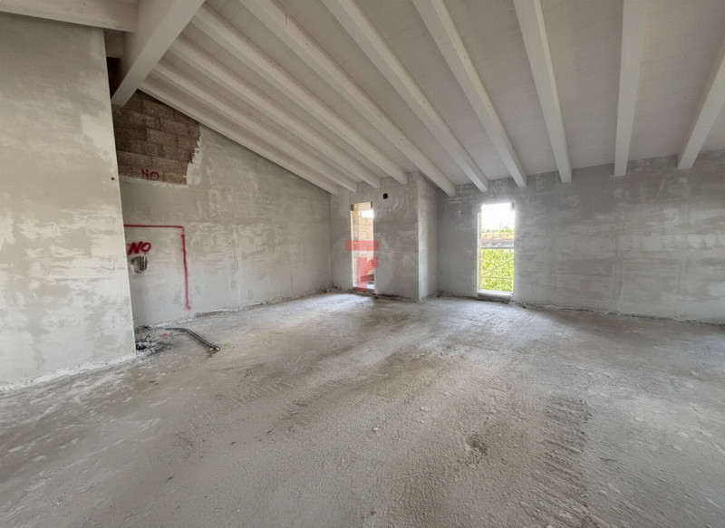 Tre punti di forza di questo quadrilocale:

☀️ Tripla esposizione
Una configurazione che assicura...