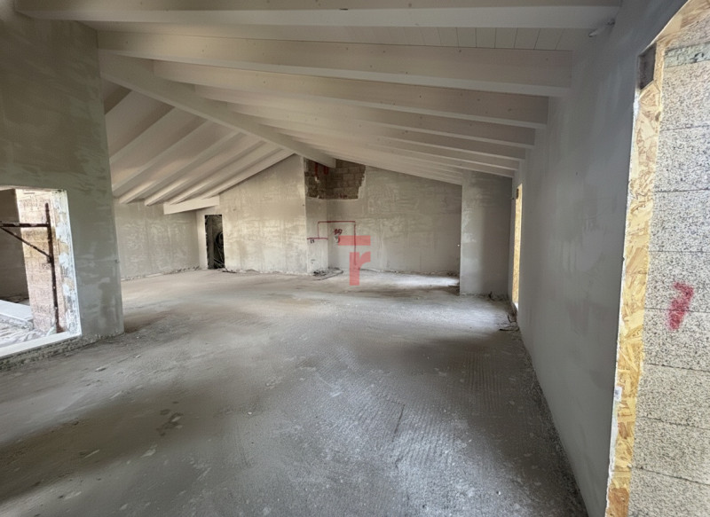 Tre punti di forza di questo quadrilocale:

☀️ Tripla esposizione
Una configurazione che assicura...