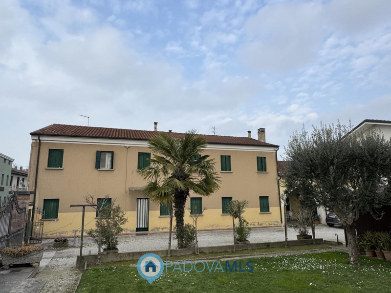 Immobile in esclusiva al Gruppo Padova MLS
In ottima posizione comodissima ai servizi, introvabil...