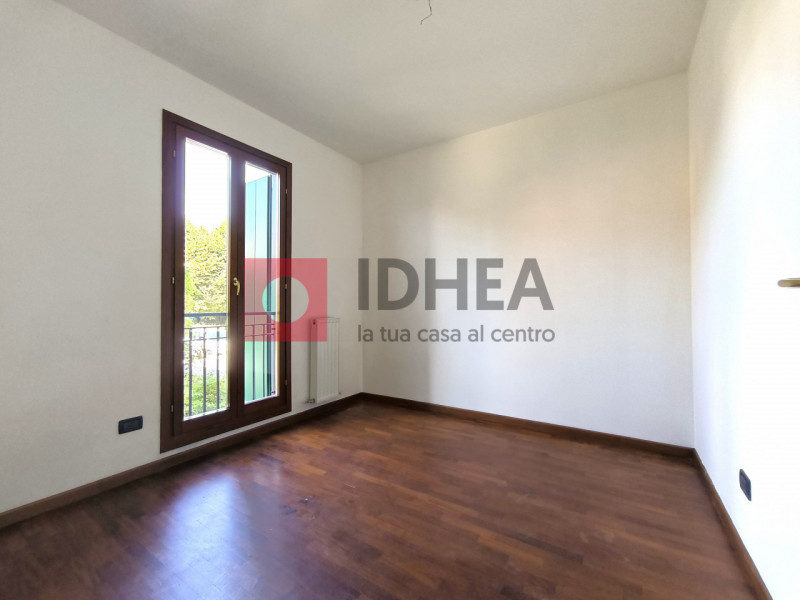 CASALE SUL SILE
RIF. "AACS1"

Recente bicamere nel cuore di Casale sul Sile, in una zona centrale...