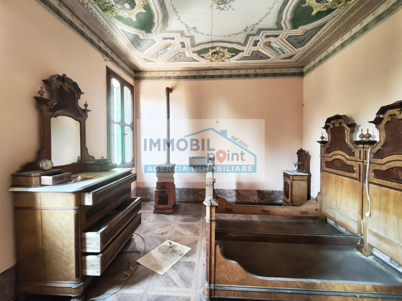 In una delle zone più affascinanti del Veneto, precisamente a Fossona di Cervarese Santa Croce, v...