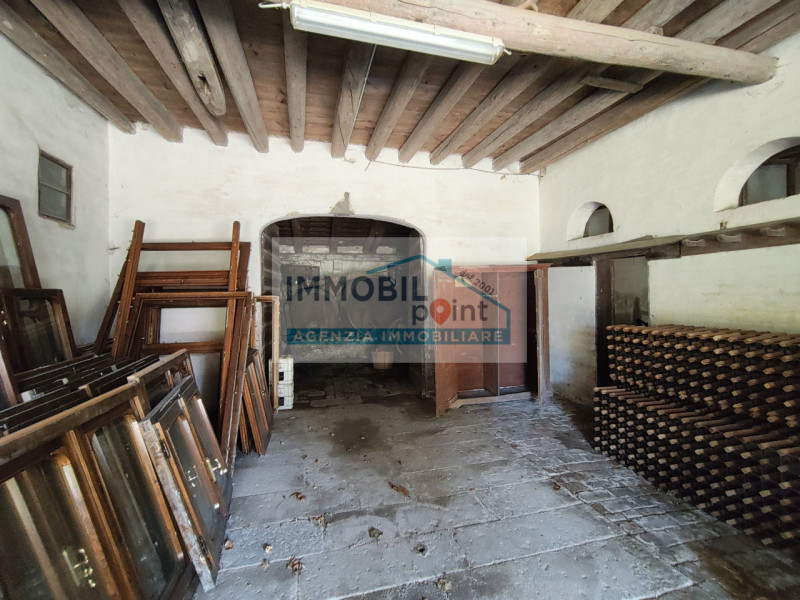 In una delle zone più affascinanti del Veneto, precisamente a Fossona di Cervarese Santa Croce, v...