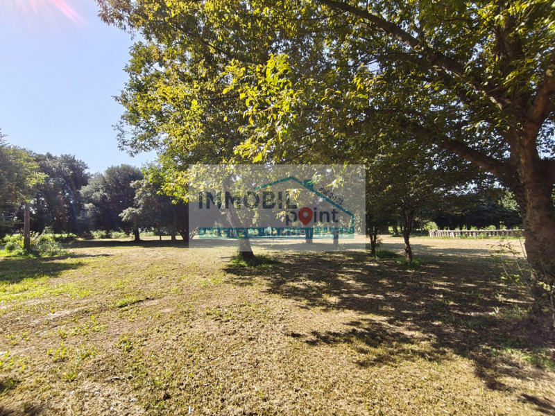 In una delle zone più affascinanti del Veneto, precisamente a Fossona di Cervarese Santa Croce, v...