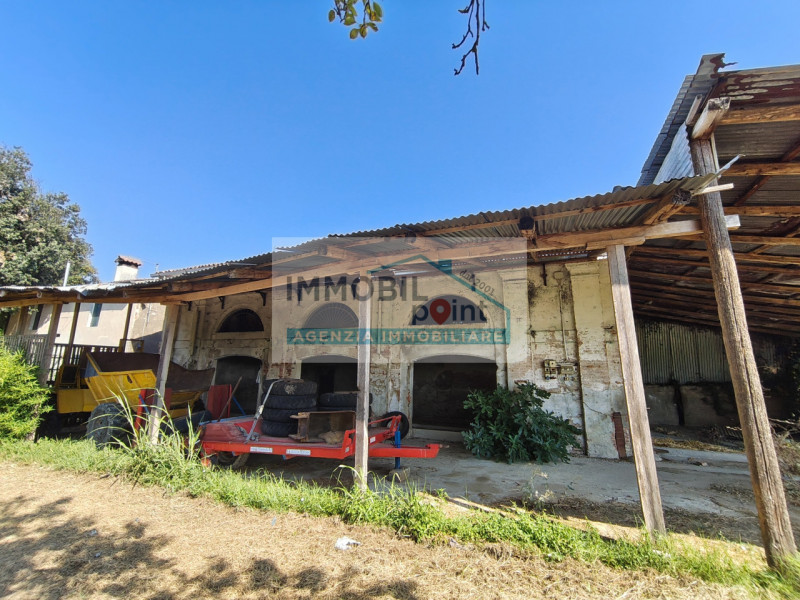 In una delle zone più affascinanti del Veneto, precisamente a Fossona di Cervarese Santa Croce, v...