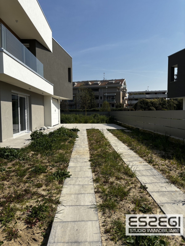 PADOVA*GUIZZA: Inserita in prestigioso contesto residenziale, con ottimi collegamenti, comoda ai ...