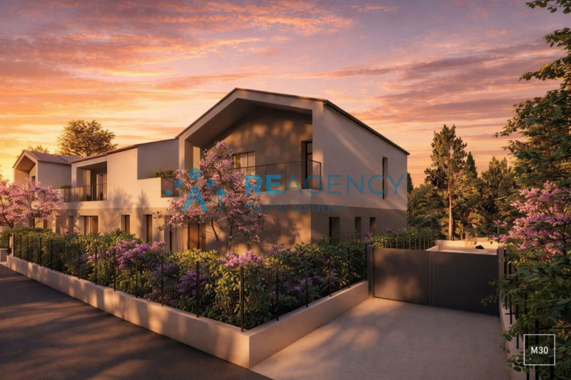 REAgency Home Solution è lieta di presentare una straordinaria opportunità abitativa nel cuore de...