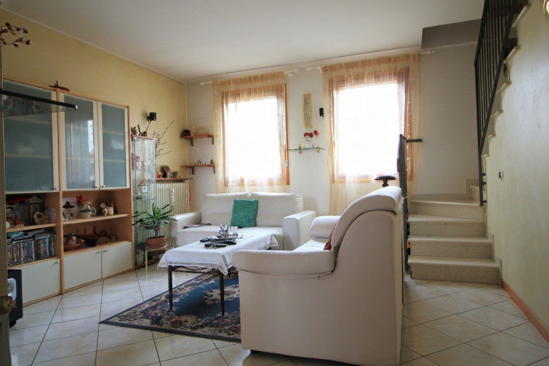 In contesto residenziale recente e riservato, proponiamo in vendita grazioso appartamento situato...