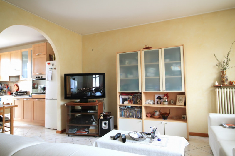 In contesto residenziale recente e riservato, proponiamo in vendita grazioso appartamento situato...