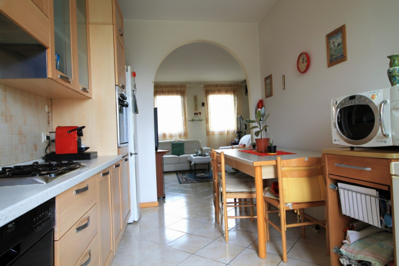 In contesto residenziale recente e riservato, proponiamo in vendita grazioso appartamento situato...