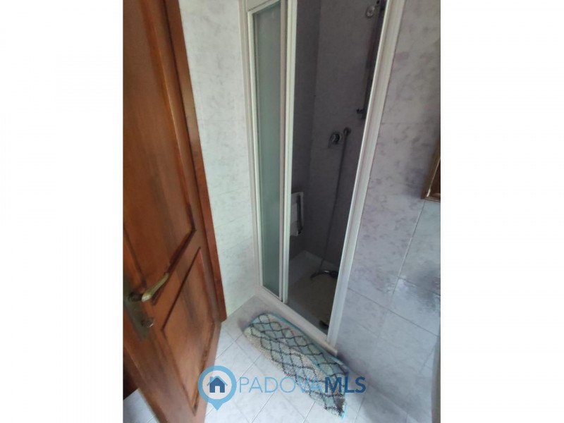 ALBIGNASEGO - CASA SINGOLA CON CAPANNONE DI 420 MQ

Immobile in esclusiva al Gruppo Padova MLS

P...