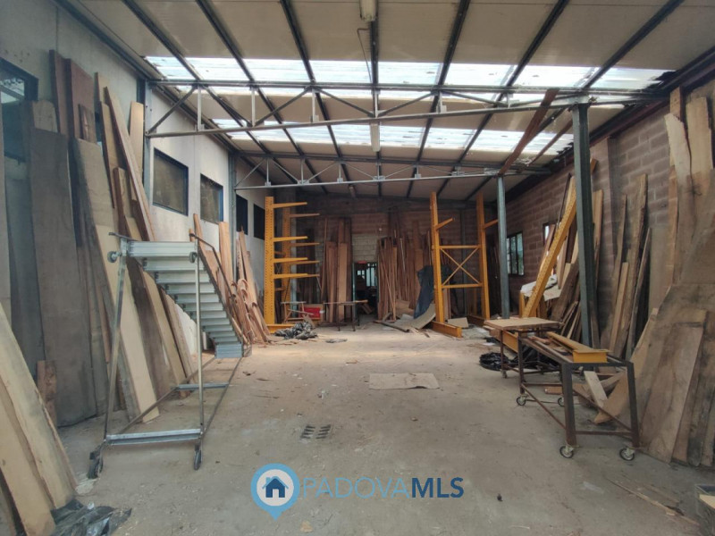 ALBIGNASEGO - CASA SINGOLA CON CAPANNONE DI 420 MQ

Immobile in esclusiva al Gruppo Padova MLS

P...