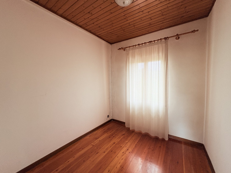 In zona semicentrale e comoda ai principali servizi del paese, proponiamo in vendita due abitazio...