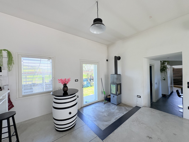 Alle porte di Galzignano, in posizione tranquilla ma non distante dal centro, proponiamo in vendi...