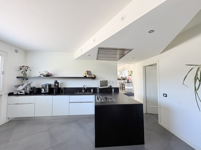 Alle porte di Galzignano, in posizione tranquilla ma non distante dal centro, proponiamo in vendi...