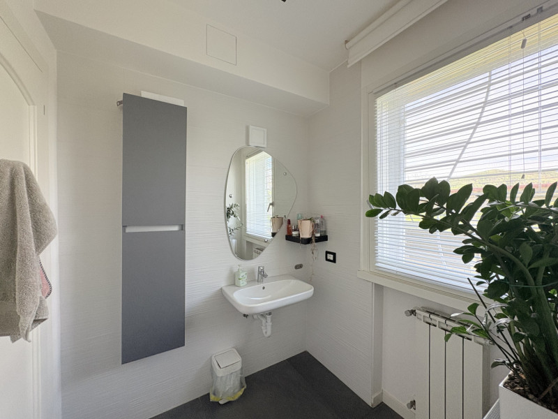 Alle porte di Galzignano, in posizione tranquilla ma non distante dal centro, proponiamo in vendi...