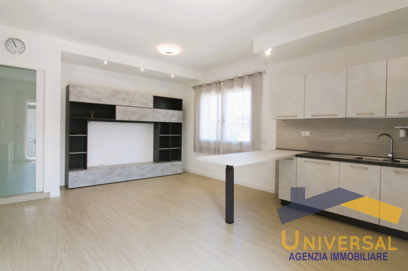 CAMPOSAMPIERO – nel cuore di quartier Mogno, a pochi passi dal centro storico e dai principali se...