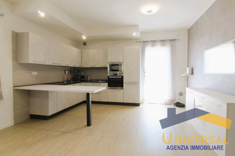 CAMPOSAMPIERO – nel cuore di quartier Mogno, a pochi passi dal centro storico e dai principali se...