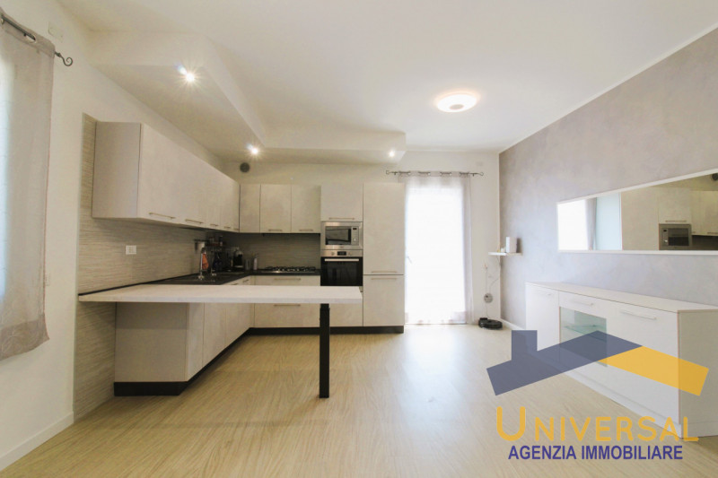 CAMPOSAMPIERO – nel cuore di quartier Mogno, a pochi passi dal centro storico e dai principali se...