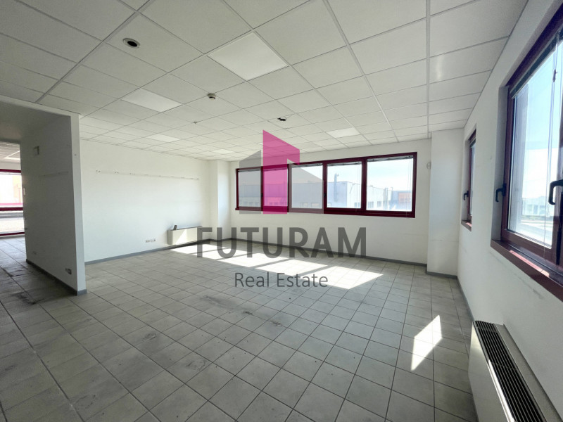 RIF:  064NM -  MIRA (VE)  -  PER INFO 0444/310220

propongo in affitto un capannone di 2000 mq in...