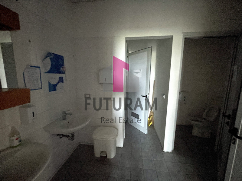 RIF:  064NM -  MIRA (VE)  -  PER INFO 0444/310220

propongo in affitto un capannone di 2000 mq in...