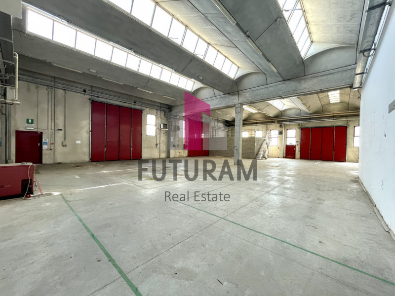 RIF:  064NM -  MIRA (VE)  -  PER INFO 0444/310220

propongo in affitto un capannone di 2000 mq in...