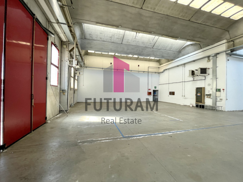 RIF:  064NM -  MIRA (VE)  -  PER INFO 0444/310220

propongo in affitto un capannone di 2000 mq in...