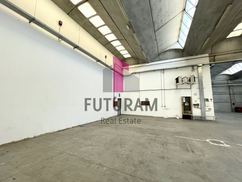 RIF:  064NM -  MIRA (VE)  -  PER INFO 0444/310220

propongo in affitto un capannone di 2000 mq in...